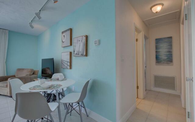 Jamaica Royale Beach Waves