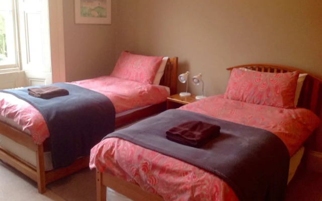 Botanic Garden 2 Bedroom Apartment in Edinburgh