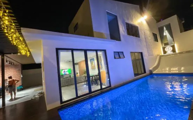 The Luxurious 27 Johor Bahru – Pool – Johor Bahru