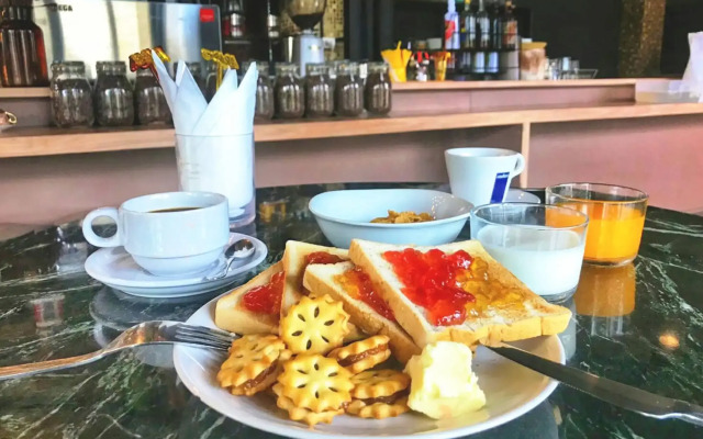 Quip Bed & Breakfast Phuket Hotel