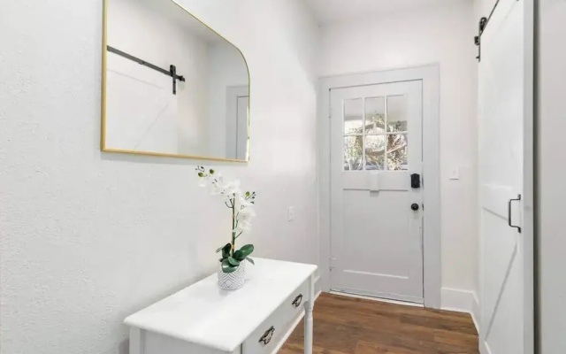 Charming 2-bedroom Home Lakeland