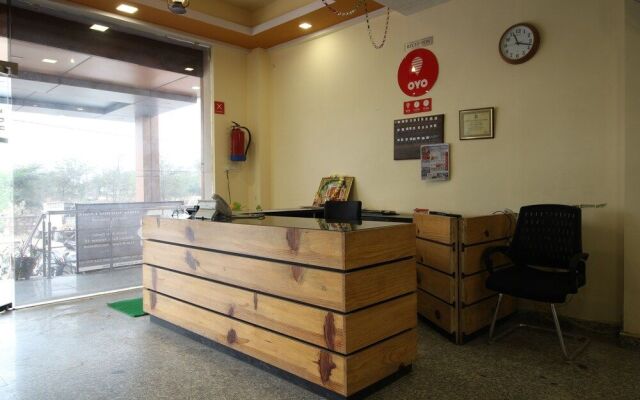 Oyo Flagship 33020 Kusum Vihar Jagat Pura