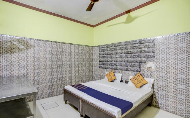 SPOT ON 75332 Hotel Arya Deep And Banquet Hall