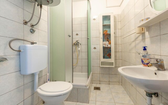 Awesome Apartment in Lokva Rogoznica With Wifi and 2 Bedrooms
