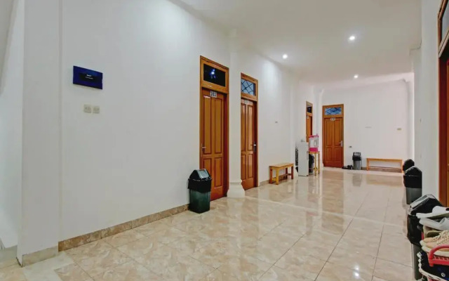 OYO 90224 Palembang Residence