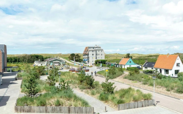 Apartment With Kitchen