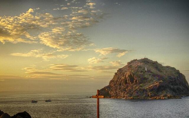 Modern sea front apartment in Garachico I