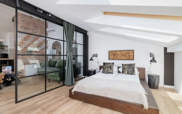 Wawel Castle Studio Dietla by Renters