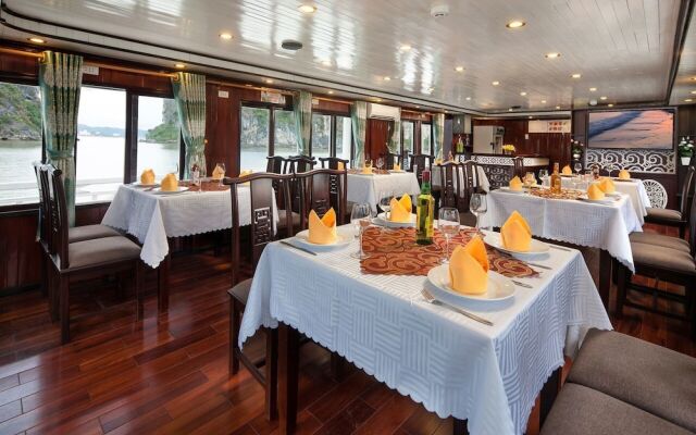 Halong Moonlight Cruises