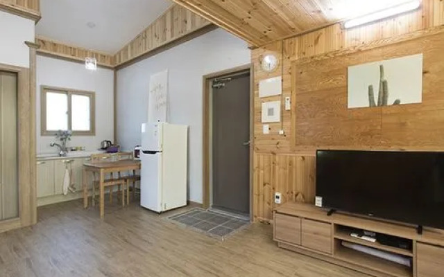 Gyeongju Feel House Pension