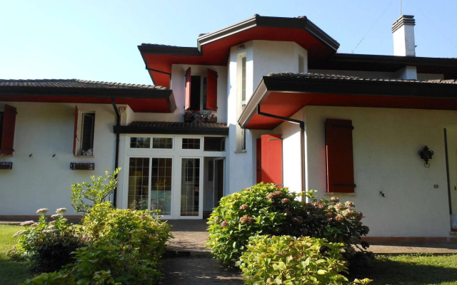 Vanessa House