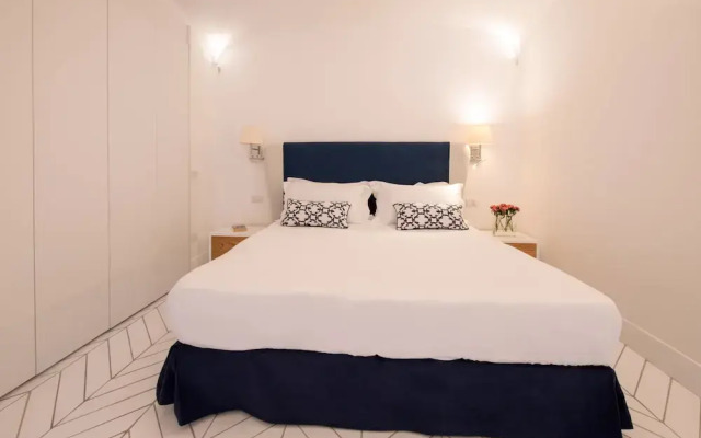 Luxury Villa with Penthouse, Pools and Sea View