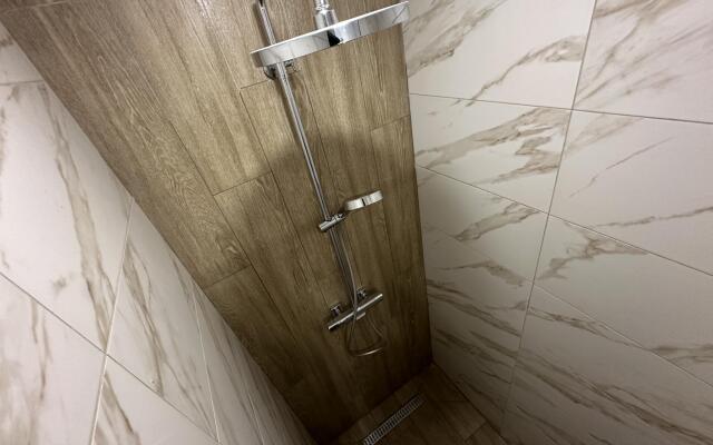 По суткам 33 на Офицерской 1А к.3 (Земля)