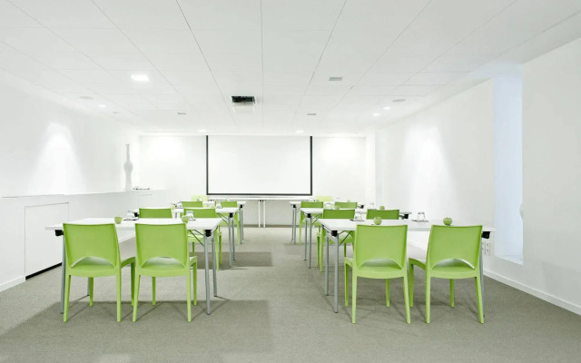 Eburon Hotel - Different Hotels