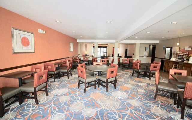 Spark by Hilton La Crosse Onalaska
