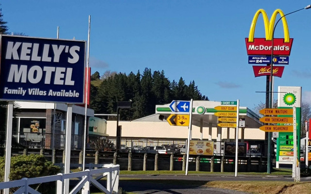Kelly's Riverside Motel