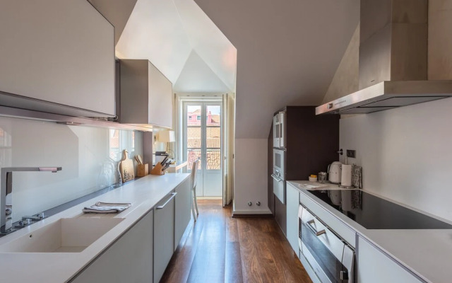 ALTIDO Lux Chiado 2-Floor 3-BR Apartment w/Garage