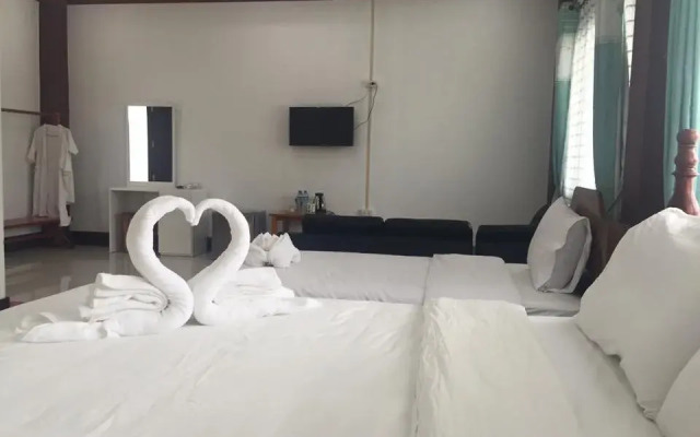 Champathong Vangvieng Hotel