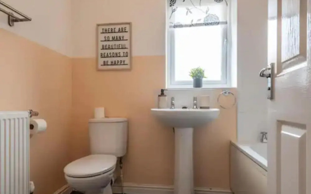 Charming Whitehurst Drive Nest in Manchester