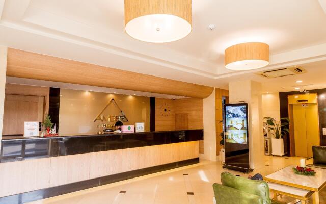 L&L City Hotel