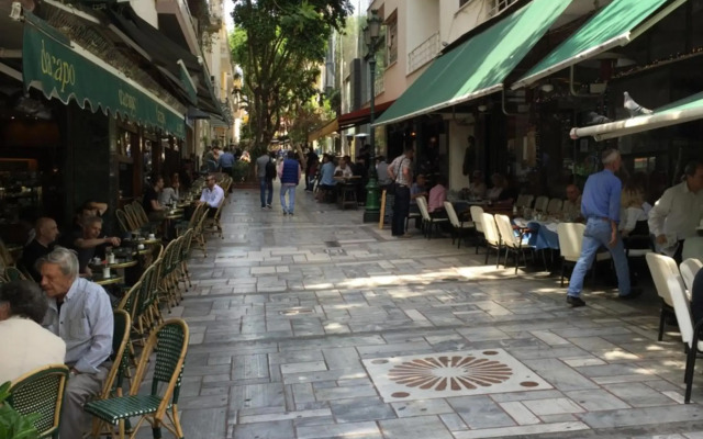 Vibrant Urban Chic Apartment