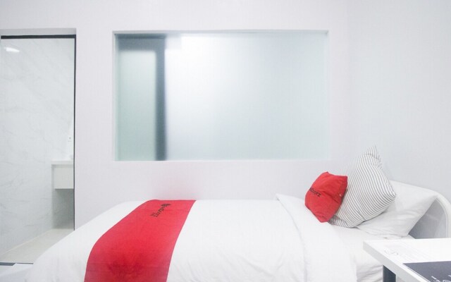 RedDoorz Plus @ Manokwari City Center