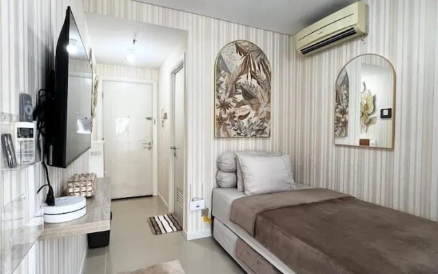 Salute de Madison Park Apartments