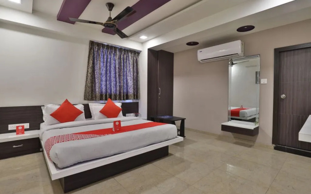 OYO Flagship 11557 Hotel Maharaja Palace