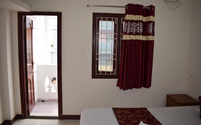 White Tulip Residency