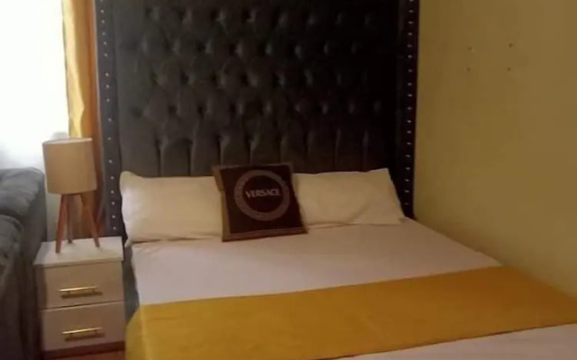 Lux Suites Red Plate Studio Apartments