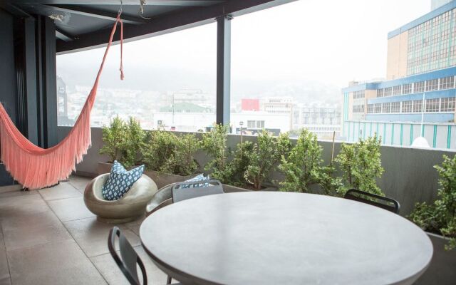Cartel House Hotel on Loop