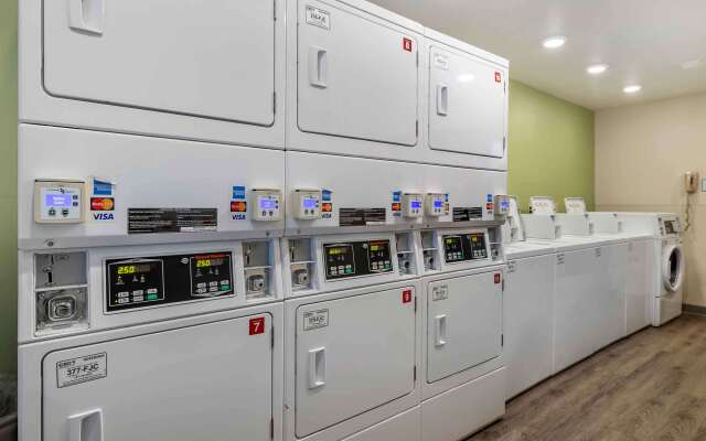 Extended Stay America Select Suites - Wichita - North