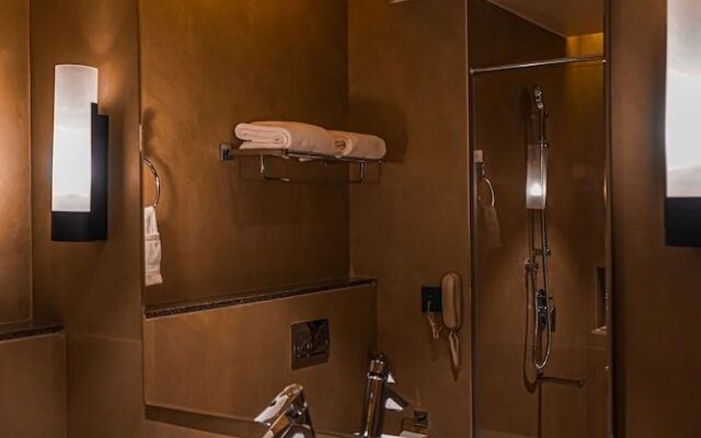 Hotel Avinash International