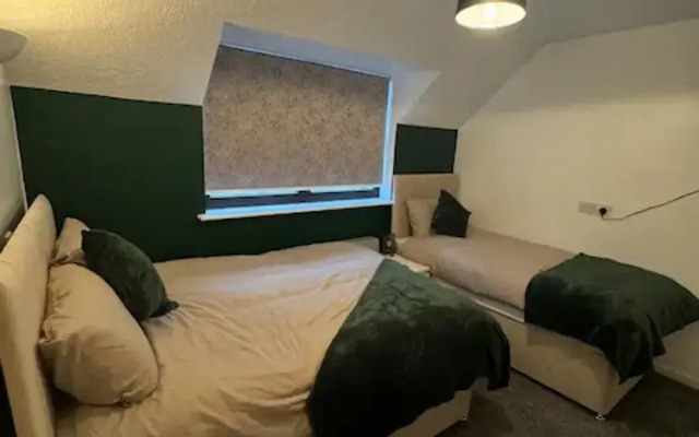3 Floor 2 Bedroom House