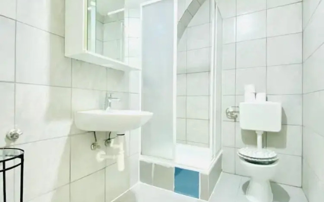 Sweet 3BR Apt in a Quiet Neighborhood