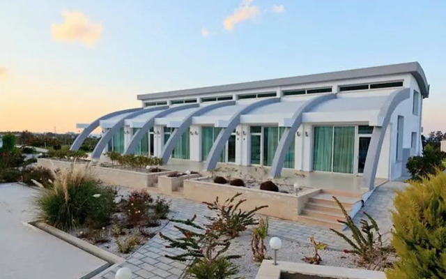 Fairmont Holiday Village