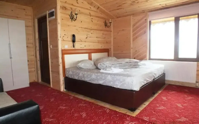 Yedigoller Hotel & Restaurant
