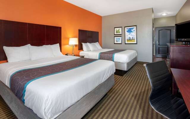 La Quinta Inn & Suites by Wyndham Houston Bush Intl Airpt E