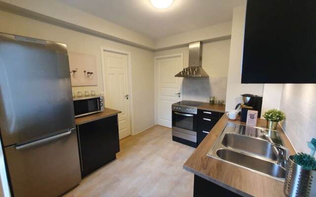 Bright And Central, 2-bedroom, Fully Equipped
