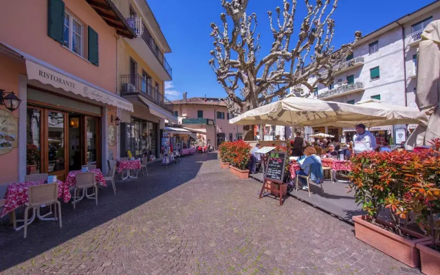 Luce Lake View on Stresa Hill
