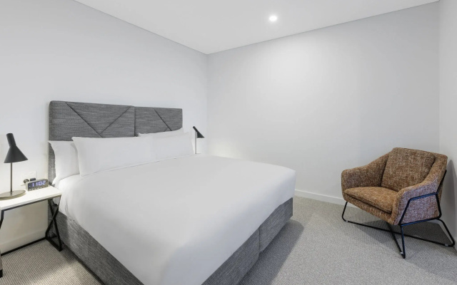 Meriton Suites Canberra