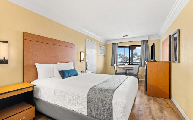 Travelodge by Wyndham San Clemente Beach