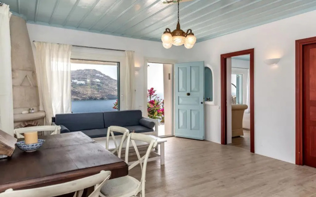 Etesians Suites & Villas