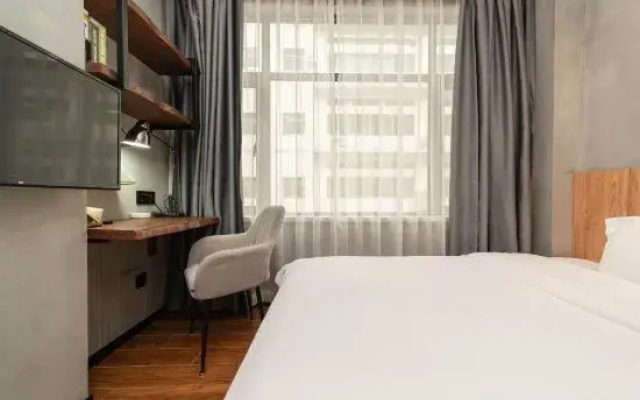 Maia Hostel