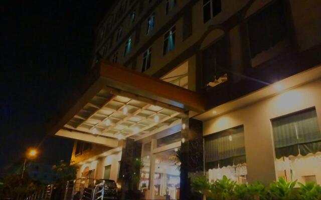 Grand Kanaya Hotel