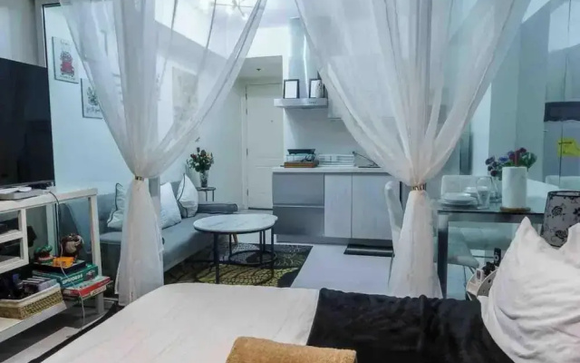 Azure 1BR Citylights With Netlfix Near Airport