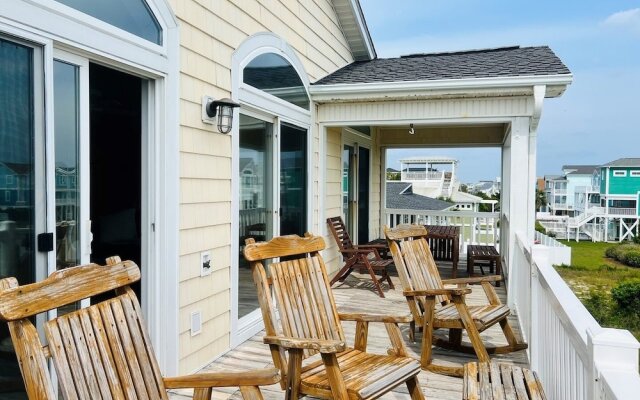 Salt, Sand And Sudds 5 Bedroom Home by RedAwning