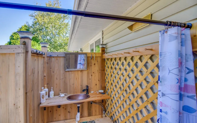 Westerly Vacation Home: Town Beach Access