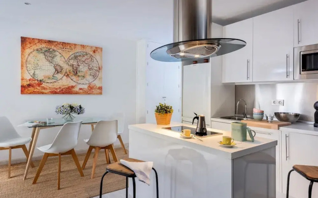 Cozy 1 BD Apartment in Perfect Location. Albareda II