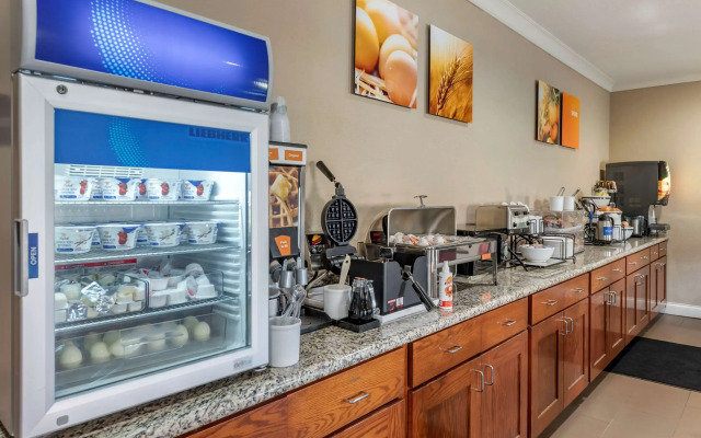 Comfort Inn & Suites Muncie Near University